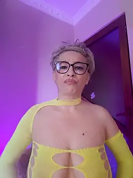 LunaBlaise online show from May 17, 6:35 am