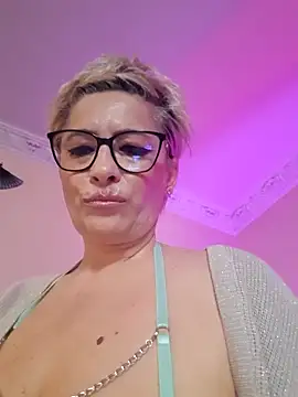 LunaBlaise online show from April 17, 7:22 am