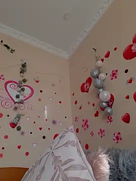 LunaBlaise online show from March 3, 8:32 am