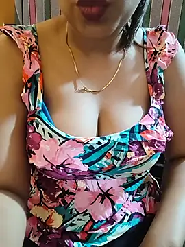 Snapshot of mishti_sharma20 chatting on July 10, 7:03 pm mishti sharma20 online show from July 10, 7:03 pm