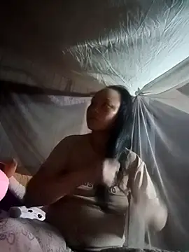 Snapshot of muimui990 chatting on February 26, 1:44 pm muimui990 online show from February 26, 1:44 pm