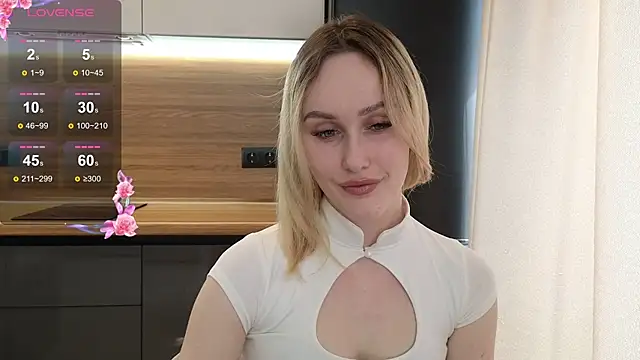 Bella Villen online show from May 4, 9:45 am