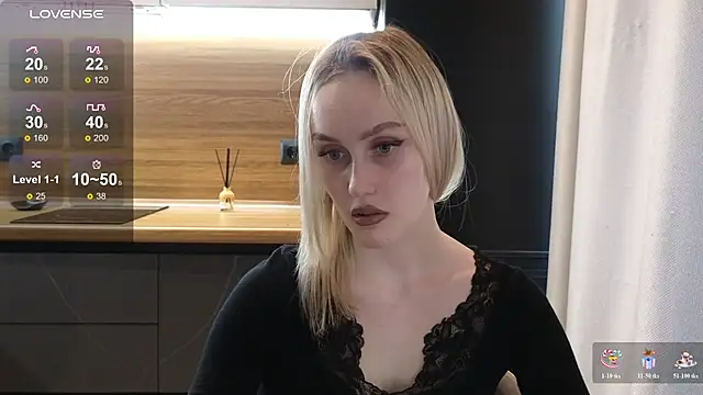 Snapshot of Bella_Villen chatting on June 25, 1:05 pm Bella Villen online show from June 25, 1:05 pm