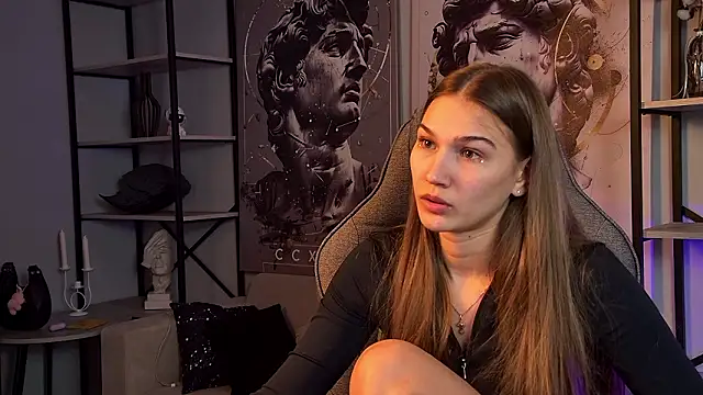 Snapshot of Sweet_Emilya chatting on March 1, 1:00 pm Sweet Emilya online show from March 1, 1:00 pm