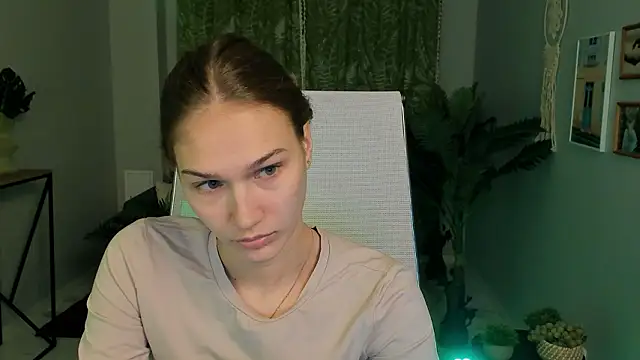 Snapshot of Sweet_Emilya chatting on March 2, 11:00 pm Sweet Emilya online show from March 2, 11:00 pm