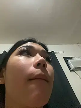 azumi suzako online show from April 9, 3:18 pm