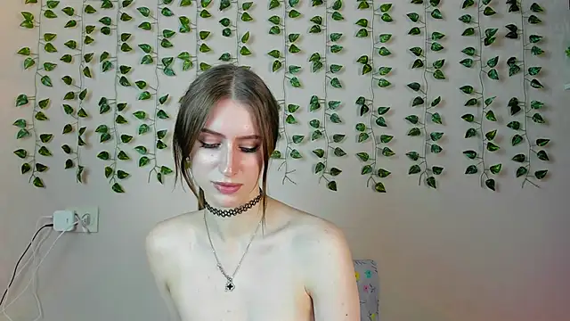 Snapshot of EllieRough chatting on May 31, 6:09 pm EllieRough online show from May 31, 6:09 pm