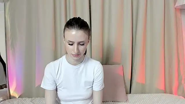 EllieRough online show from April 19, 6:21 pm