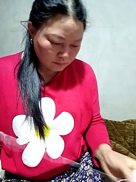 Snapshot of phay79 chatting on February 28, 11:48 pm phay79 online show from February 28, 11:48 pm