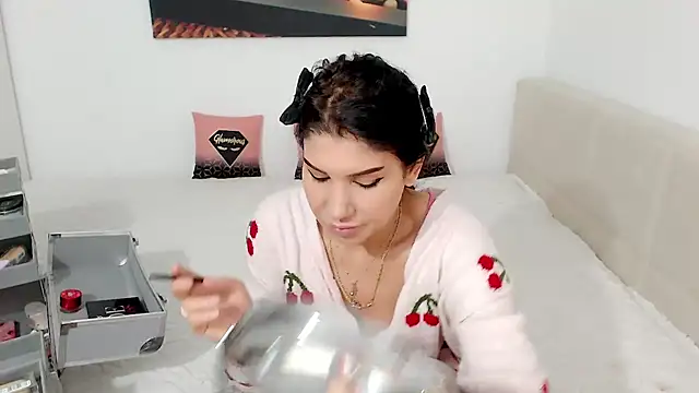 NickyHotXO online show from April 3, 4:52 am