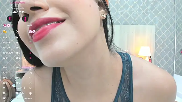 Snapshot of martina_ayala chatting on June 9, 11:33 am martina ayala online show from June 9, 11:33 am