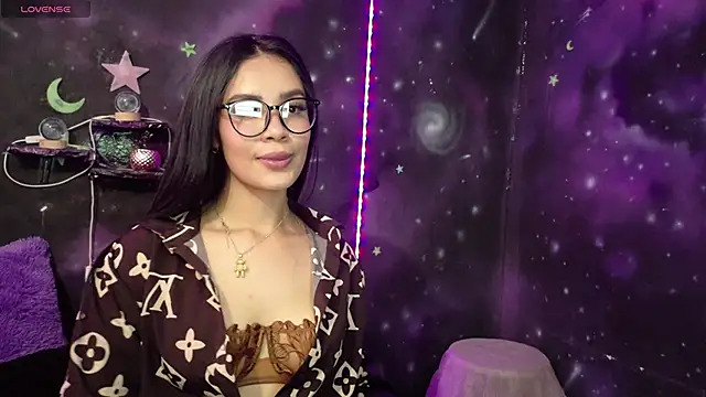 Snapshot of ValentinaRojass_ chatting on May 7, 6:33 pm ValentinaRojass online show from May 7, 6:33 pm