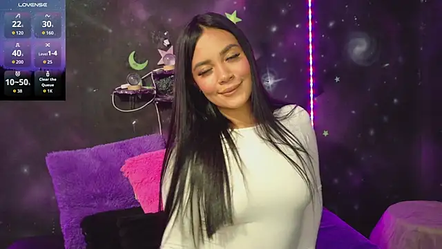 Snapshot of ValentinaRojass_ chatting on May 15, 5:55 pm ValentinaRojass online show from May 15, 5:55 pm