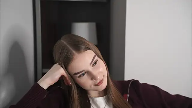 Snapshot of CindaMartins chatting on March 4, 9:28 am CindaMartins online show from March 4, 9:28 am