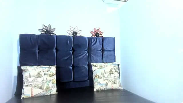 Snapshot of Saray_sexylove chatting on July 4, 10:43 am Saray sexylove online show from July 4, 10:43 am