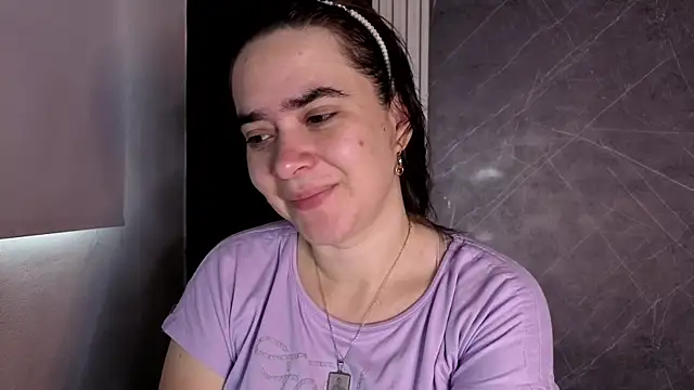 Snapshot of _VALERIAGOMEZ chatting on June 6, 1:05 pm VALERIAGOMEZ online show from June 6, 1:05 pm