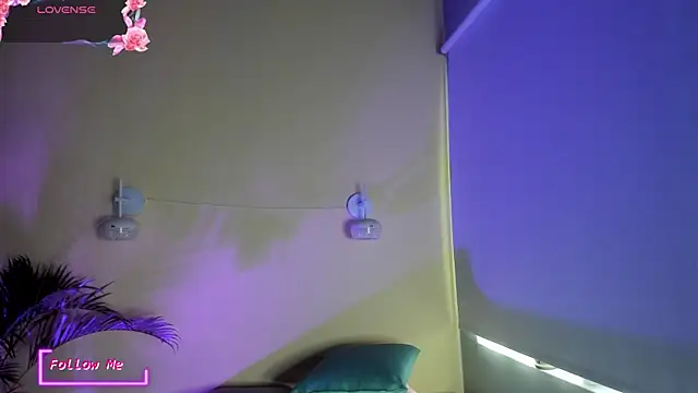  VALERIAGOMEZ online show from April 15, 12:32 pm