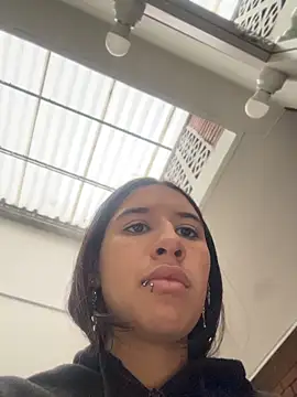 Snapshot of LilyRossi_ chatting on May 23, 12:15 pm LilyRossi online show from May 23, 12:15 pm