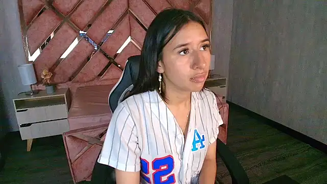 Snapshot of LilyRossi_ chatting on May 16, 12:15 pm LilyRossi online show from May 16, 12:15 pm