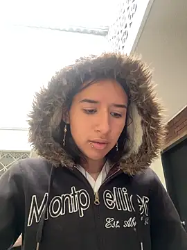 Snapshot of LilyRossi_ chatting on May 28, 11:27 am LilyRossi online show from May 28, 11:27 am