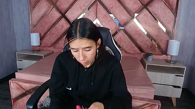 Snapshot of LilyRossi_ chatting on May 8, 1:26 pm LilyRossi online show from May 8, 1:26 pm