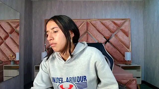 Snapshot of LilyRossi_ chatting on May 21, 12:35 pm LilyRossi online show from May 21, 12:35 pm