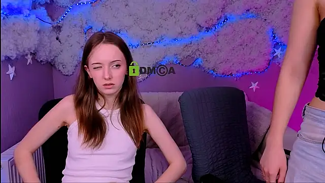 Snapshot of chloe_ley chatting on May 4, 7:39 pm chloe ley online show from May 4, 7:39 pm