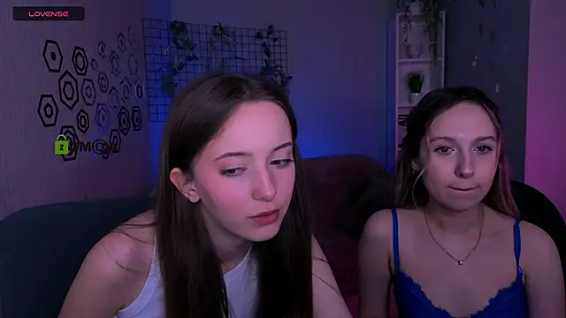 chloe ley online show from April 5, 7:20 pm