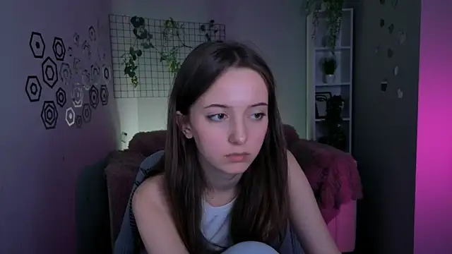 chloe ley online show from April 14, 12:21 pm