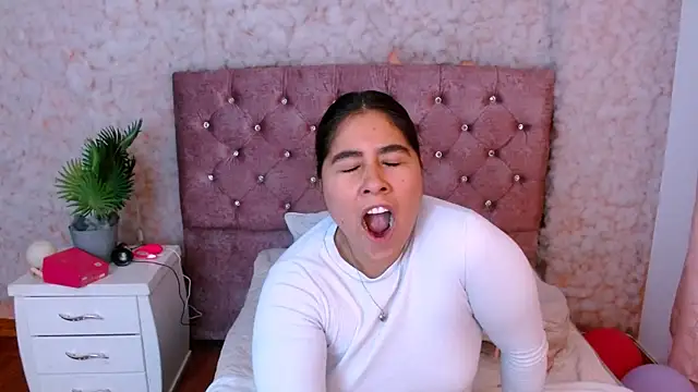 Sofiazaf  online show from March 5, 12:24 pm