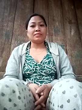 Snapshot of Mizu-hotshow chatting on May 9, 11:24 am Mizu-hotshow online show from May 9, 11:24 am