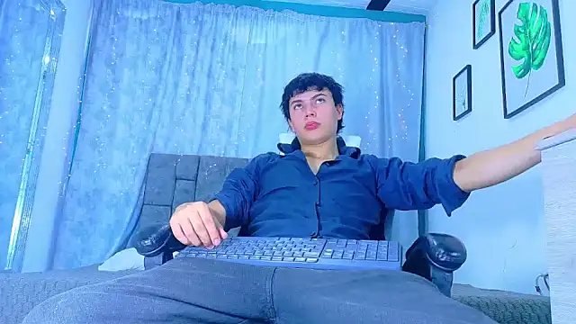 Snapshot of Dantekent chatting on May 25, 2:16 pm Dantekent online show from May 25, 2:16 pm