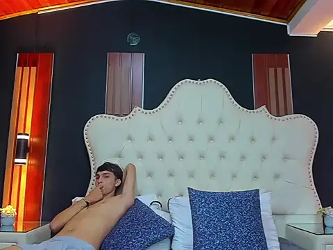 Snapshot of AnnyANDnoah chatting on February 28, 1:00 pm AnnyANDnoah online show from February 28, 1:00 pm