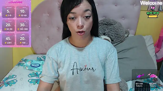 Sophiiee Gray online show from May 6, 1:20 am