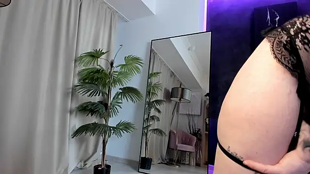 LoraIvone online show from March 16, 8:33 pm