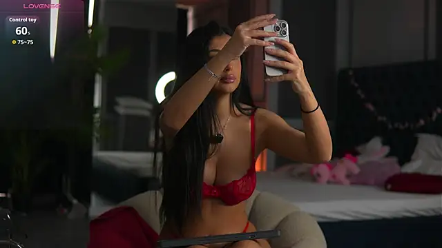 Snapshot of MissMeganMoon chatting on February 28, 10:15 am MissMeganMoon online show from February 28, 10:15 am