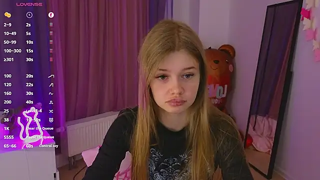 belrinaa online show from March 30, 8:32 pm