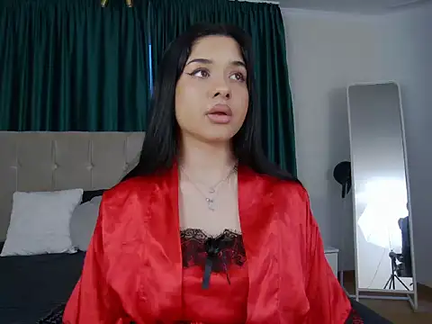 Snapshot of MissNaomiBelle chatting on June 6, 5:51 pm MissNaomiBelle online show from June 6, 5:51 pm