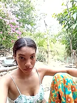 ginevere 20 online show from April 8, 8:21 pm