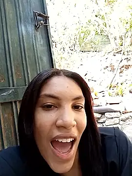 ginevere 20 online show from April 3, 8:15 pm