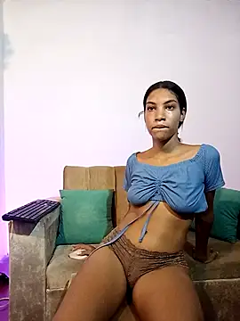 Snapshot of ginevere_20 chatting on May 13, 8:05 pm ginevere 20 online show from May 13, 8:05 pm