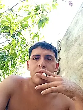 Snapshot of ginevere_20 chatting on April 22, 8:48 pm ginevere 20 online show from April 22, 8:48 pm