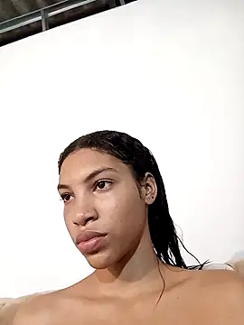 Snapshot of ginevere_20 chatting on May 10, 8:54 pm ginevere 20 online show from May 10, 8:54 pm