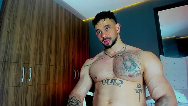 massimo visconti online show from April 1, 2:35 am