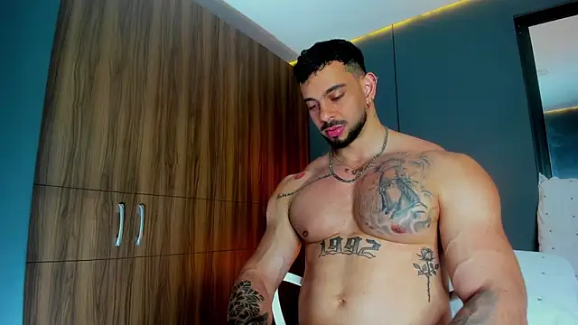 massimo visconti online show from April 11, 4:31 am