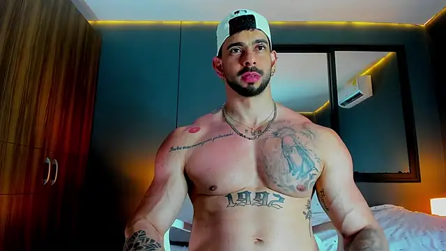 massimo visconti online show from April 5, 12:50 am