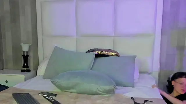 CaliferAndAurora online show from March 11, 4:23 pm