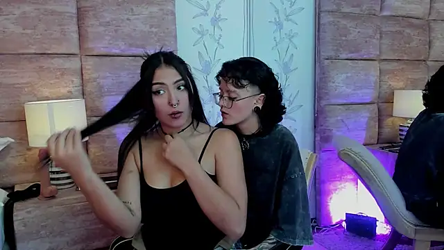 CaliferAndAurora online show from March 29, 3:52 am