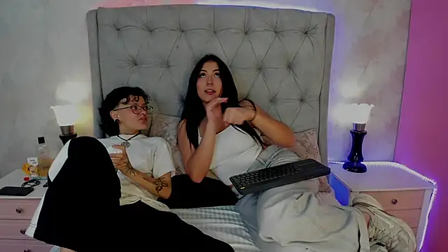 CaliferAndAurora online show from April 13, 10:36 pm