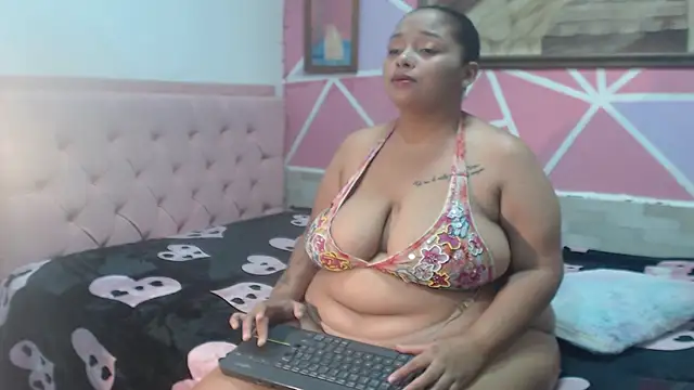 Doll rihana online show from June 2, 6:19 pm